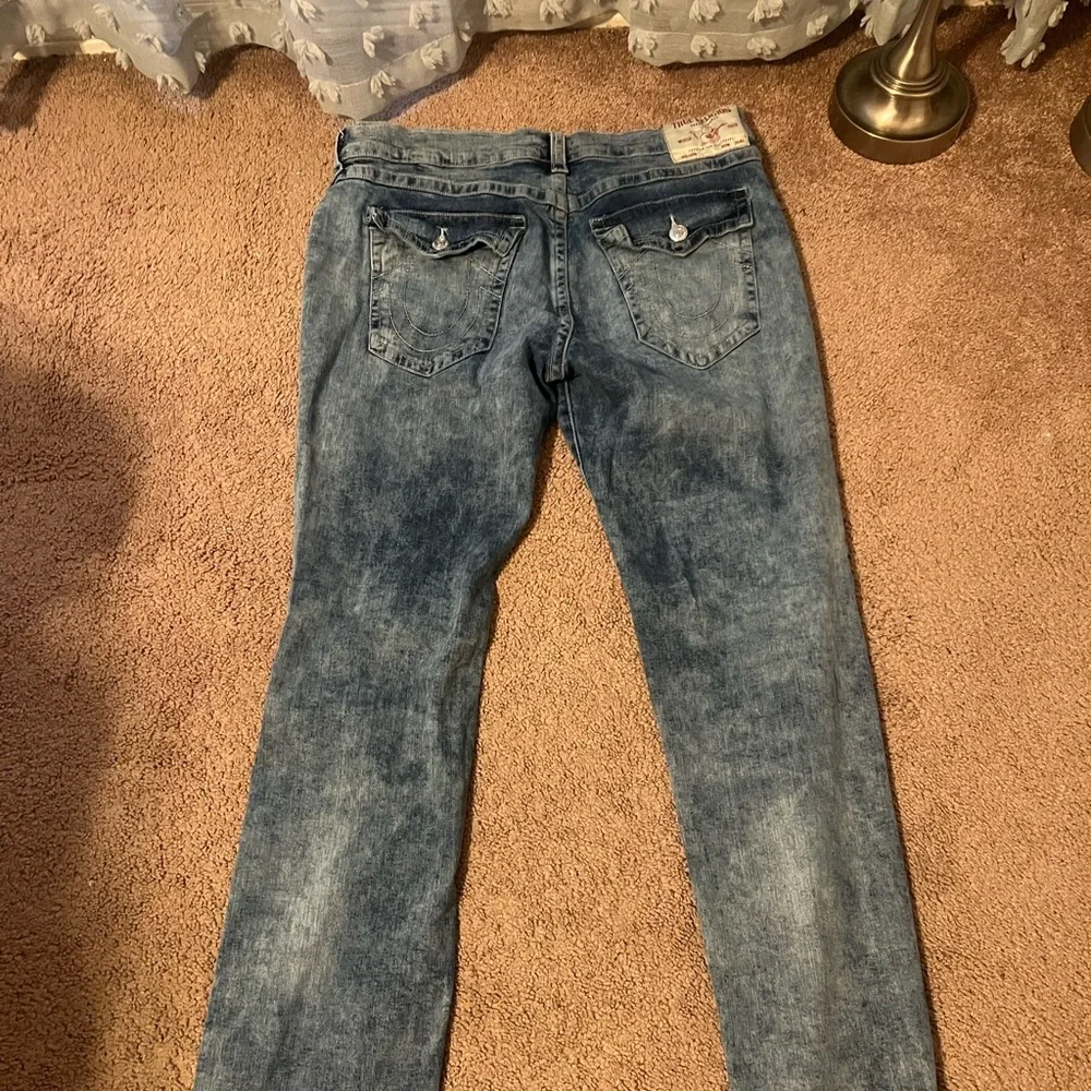 True Religion distressed jeans sz 38/32